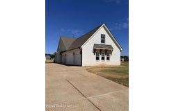 4280 Edison Drive, Nesbit, MS 38651