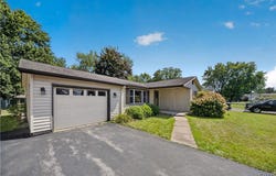 7886 Walnut Place, Liverpool, NY 13090
