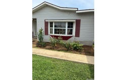 323 E WHITE ST, Dilley, TX 78017
