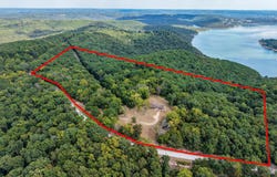 8096 State Highway Y, Galena, MO 65656
