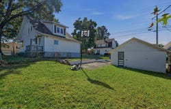 5801 4th Avenue, Vienna, WV 26105