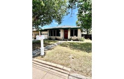 1013 Laredo Street, Sinton, TX 78387