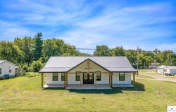 303 E Clay Street, Smithton, MO 65350