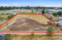 403 Hill Ln, Caldwell, ID 83605