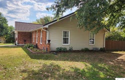 1700 E Strawberry Lane, Clinton, MO 64735