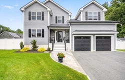 2 Sequoia Street, Billerica, MA 01821