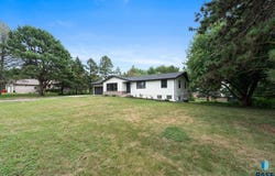 2801 W DELRICH Dr, Sioux Falls, SD 57107-0808