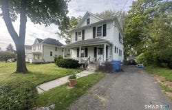 26 Holl Street, Manchester, CT 06040