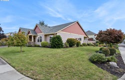 1277 ROBERT St, Woodburn, OR 97071
