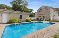 122 Commonwealth Avenue, Merrick, NY 11566