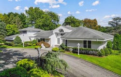 6 Quail Path, Glen Head, NY 11545