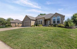 201 E PEACH TREE Lane, Gardner, KS 66030