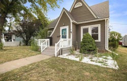 720 S Grand Ave, Lyons, KS 67554