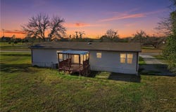 1123 Dunn Street, Yoakum, TX 77995
