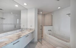 55 SE 6th St, Miami, FL 33131