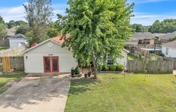 1006 E Longview Drive, Rogers, AR 72756