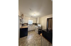 932 E 9th Ave, Hutchinson, KS 67501