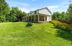 4 Hahn Estate Road, Winfield, MO 63389