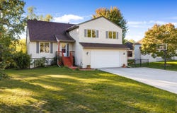 1001 Forest Glen Court, Burnsville, MN 55337