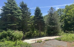 19 River Road, York, ME 03902