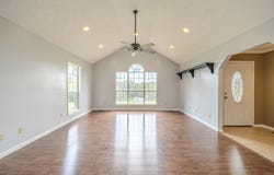 75 HAYDEN Dr, Michie, TN 38357