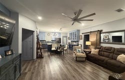 1338 S Pine Street, Grapevine, TX 76051
