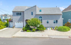 299 Monterey Circle, Lavallette, NJ 08735