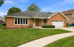 16432 Pear Avenue, Orland Park, IL 60467