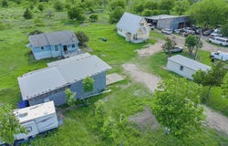925 Longhollow Rd, Dale, TX 78616