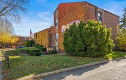 910 W Hillcrest Drive, DeKalb, IL 60115
