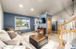 1201 E 68th St N, Sioux Falls, SD 57104