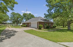 219 Friends Road, Denison, TX 75021