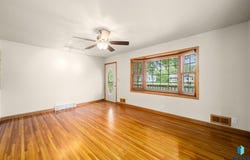 503 E Willow St, Harrisburg, SD 57032