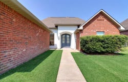 31025 Lake Spring Dr, Walker, LA 70785