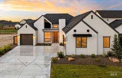 7026 Saddle Bred Way, Star, ID 83669