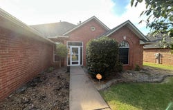 1112 Briar Ridge Rd, Enid, OK 73703