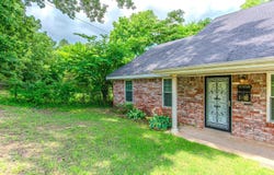 9308 W 6Th St, Little Rock, AR 72205