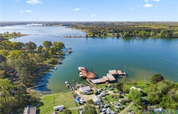1276 Skipjack Road, Sandy Point, VA 22577