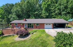 19045 Pinecrest Lane, Rogers, AR 72756