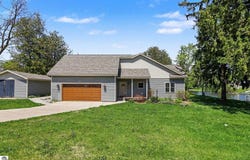 7774 E State Street, Central Lake, MI 49622
