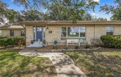 105 S US Highway 77A, Yoakum, TX 77995