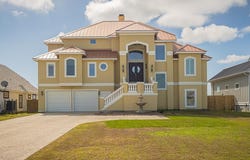 32 Southpointe Cir, ROCKPORT, TX 78382