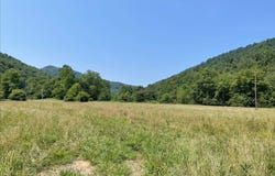 245 Whiteoak Road, Erbacon, WV 26203