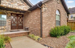 992 N Cedar Ridge Avenue, Springfield, MO 65802