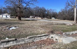 Hazel Avenue, Carthage, MO 64836
