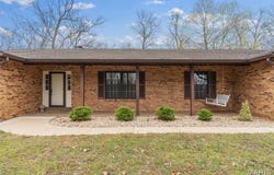 17 Stablestone Drive, Union, MO 63084