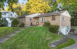 136 N Meadowbrook Lane, VESTAL, NY 13850