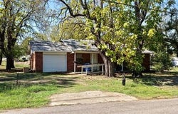 602 NW 4th Street, Checotah, OK 74426