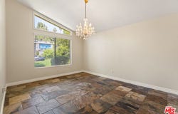 22840 Sparrowdell Dr, Calabasas, CA 91302