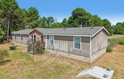 258 Pathfinders Way, Smithville, TX 78957